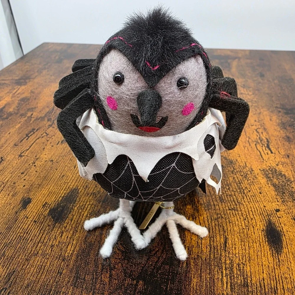Hyde & Eek! Featherly Friends 